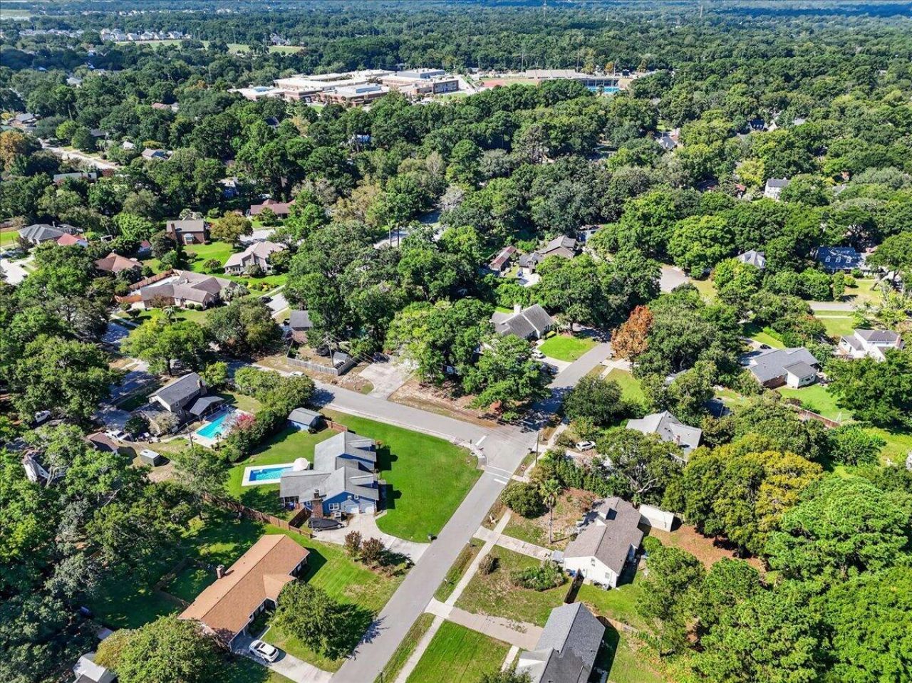 947 Foxcroft Road Photo 42