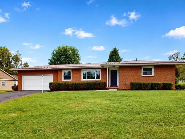 1613 Russell Court, Fairmont, WV 26554