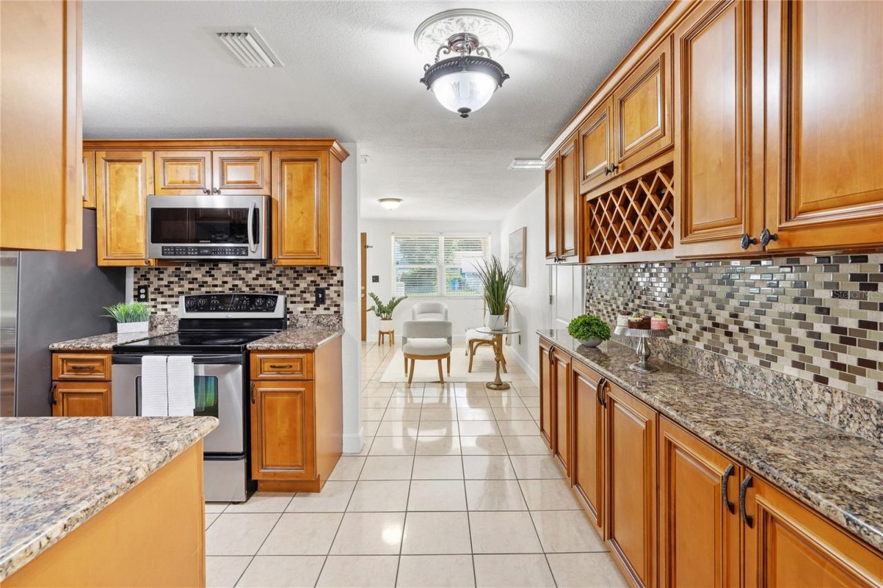 6004 W Jean Street , Tampa, FL 33634 Photo
