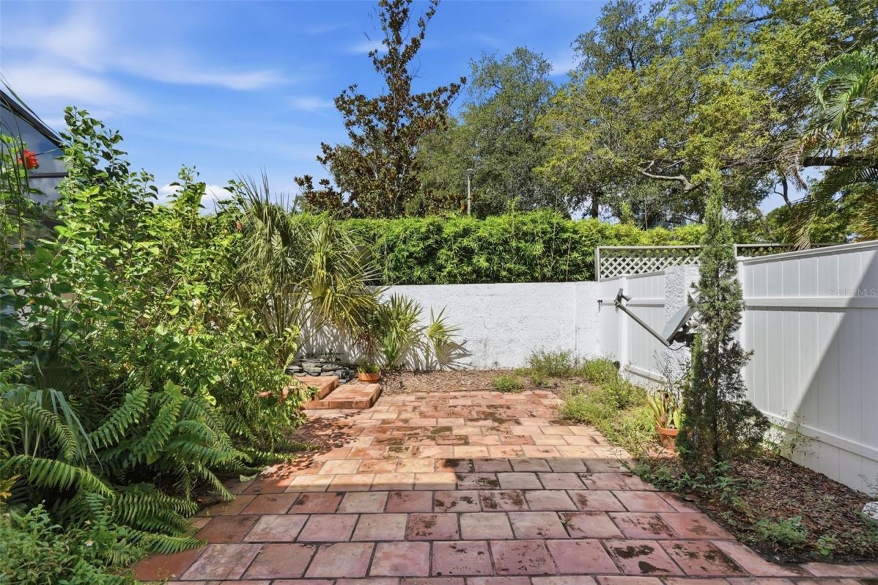 5824 Idle Forest Place , Tampa, FL 33614 Photo