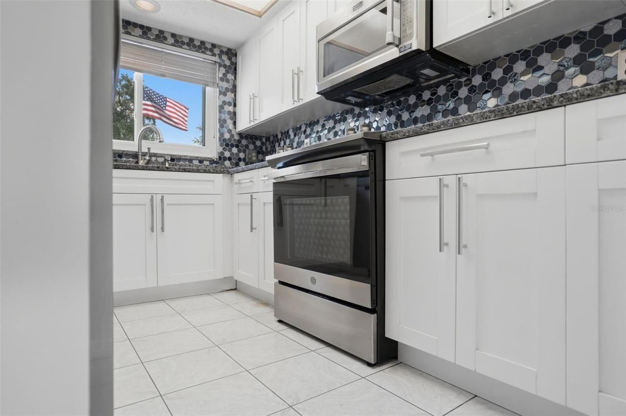 5824 Idle Forest Place , Tampa, FL 33614 Photo