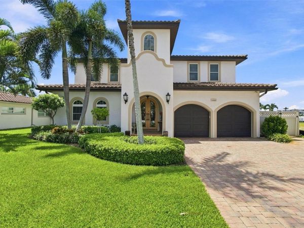 11220 8TH STREET E, TREASURE ISLAND, FL 33706