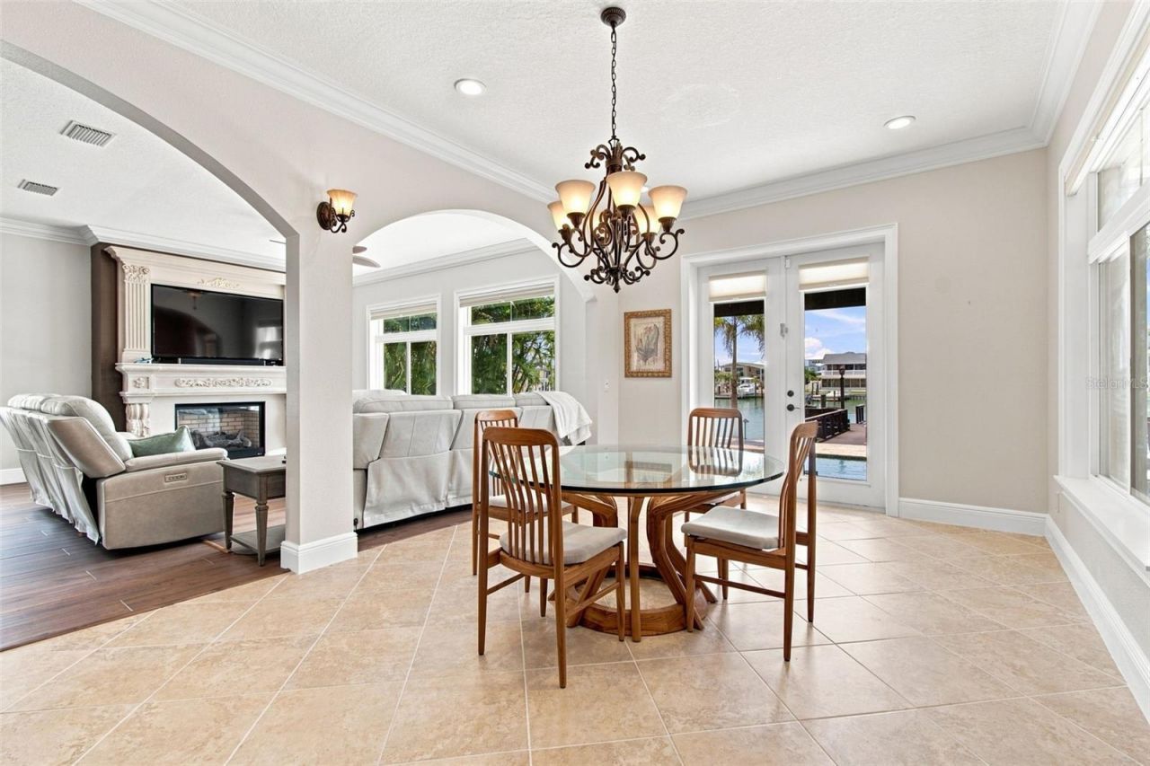 11220 8th Street E, Treasure Island, FL 33706 Photo