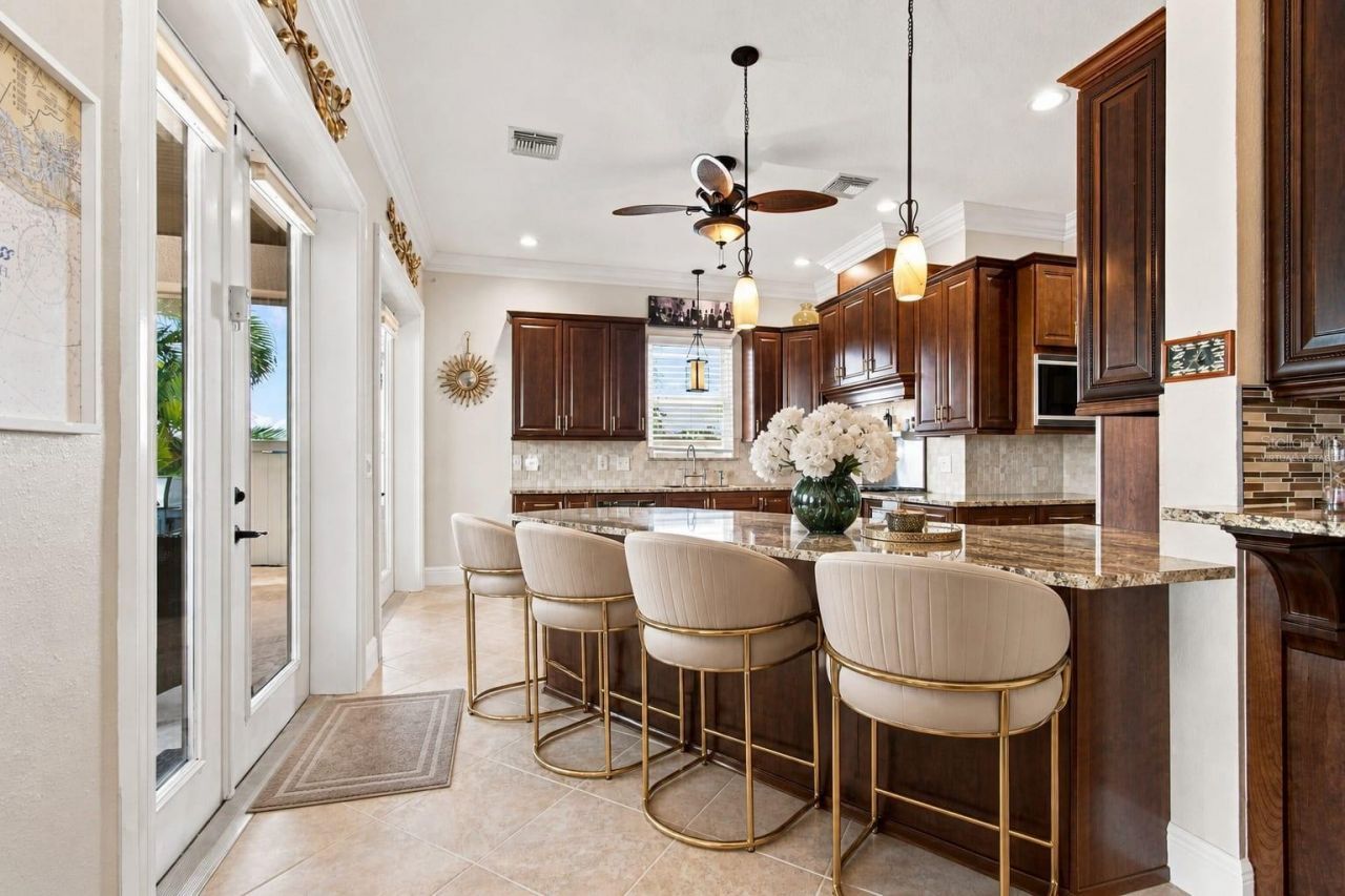 11220 8th Street E, Treasure Island, FL 33706 Photo