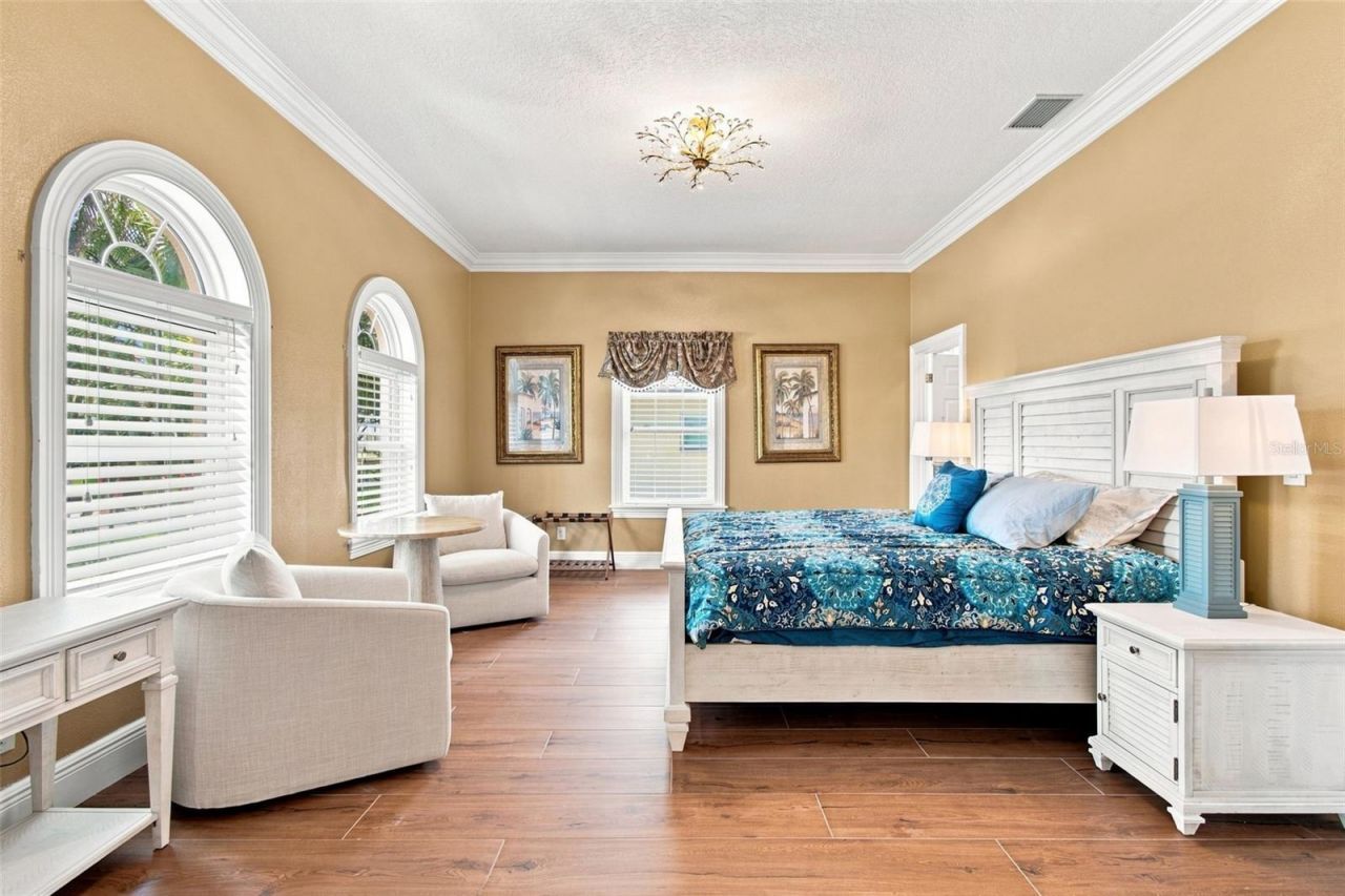 11220 8th Street E, Treasure Island, FL 33706 Photo