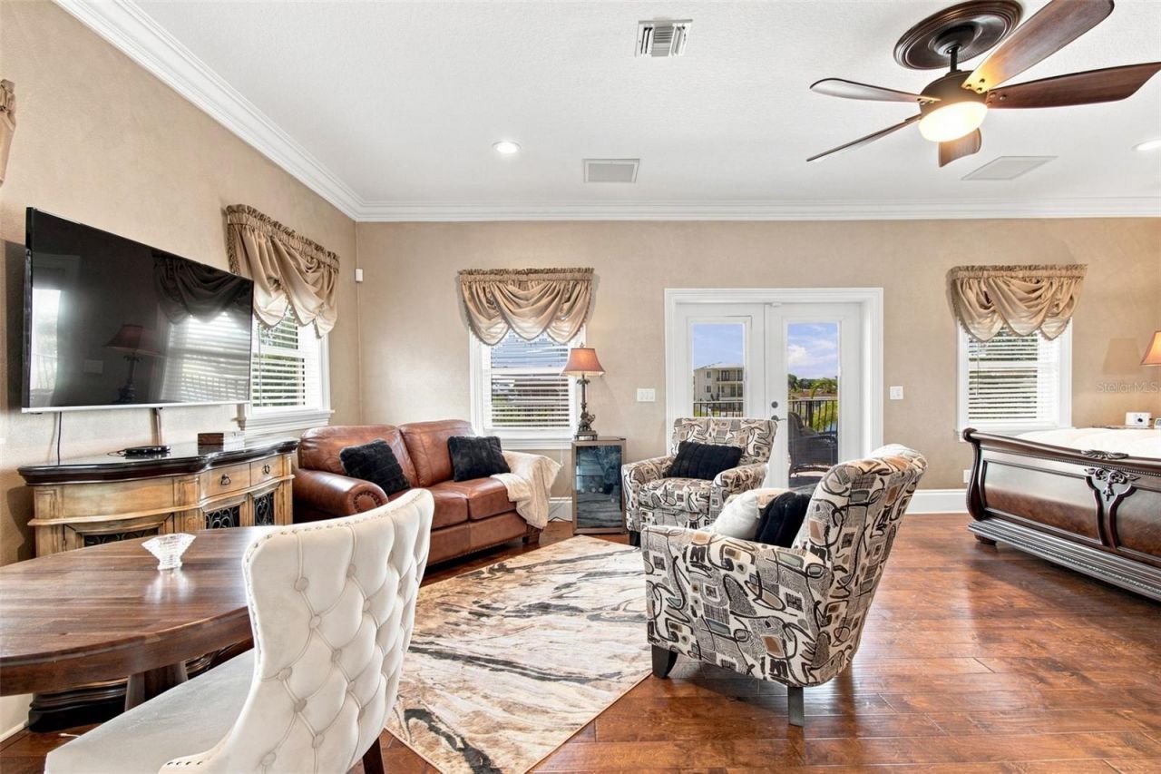 11220 8th Street E, Treasure Island, FL 33706 Photo