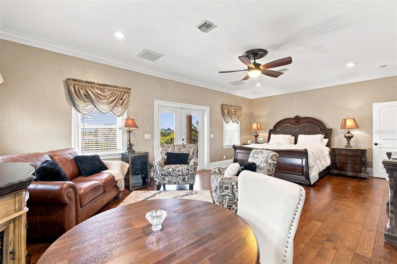 11220 8th Street E, Treasure Island, FL 33706 Photo