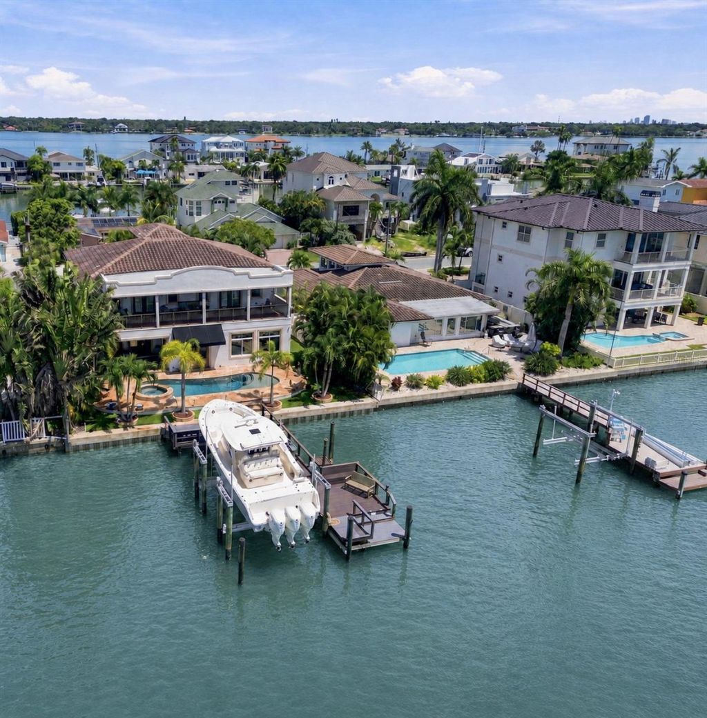 11220 8th Street E, Treasure Island, FL 33706 Photo