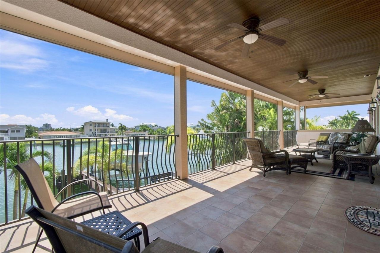 11220 8th Street E, Treasure Island, FL 33706 Photo