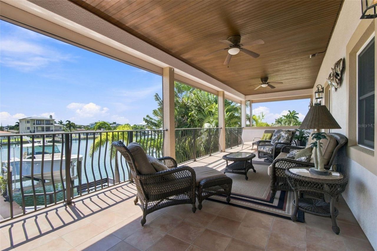 11220 8th Street E, Treasure Island, FL 33706 Photo