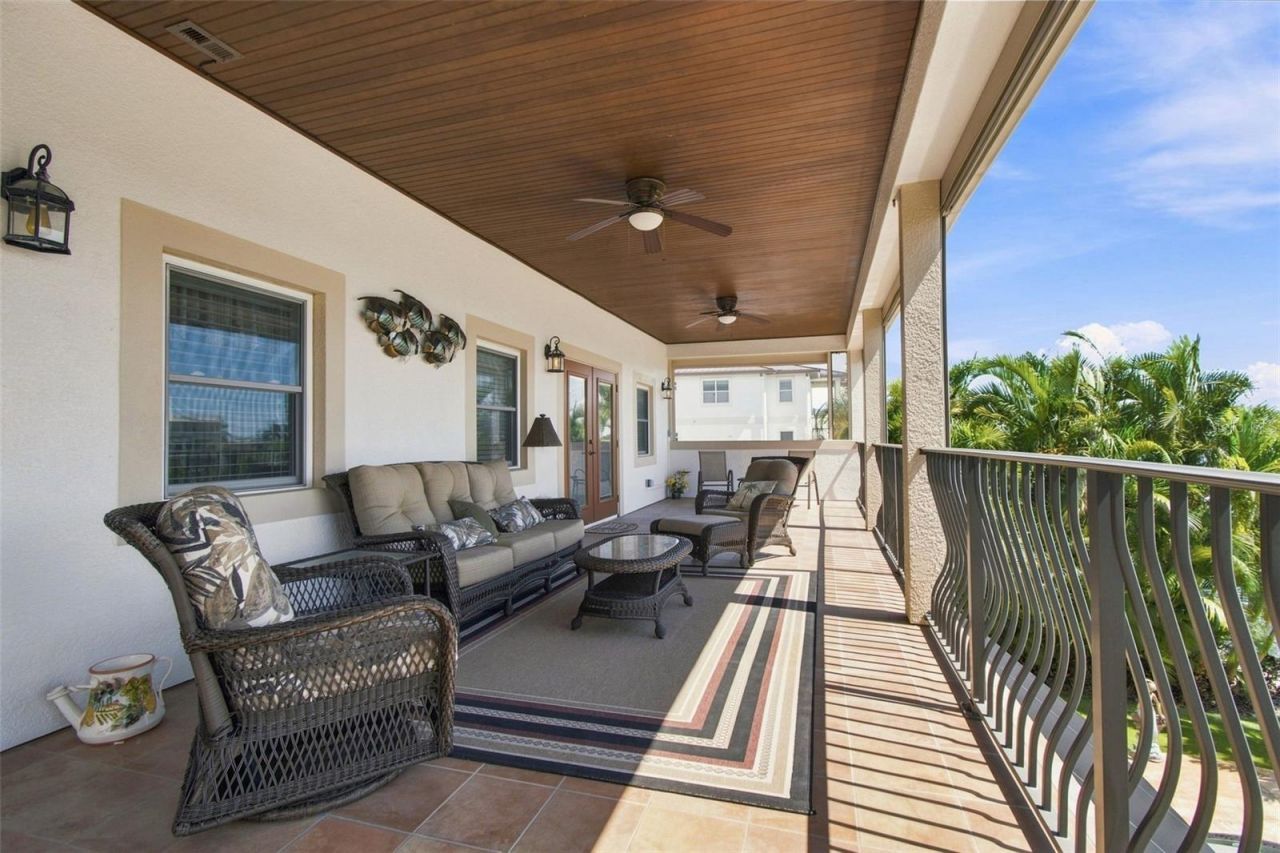11220 8th Street E, Treasure Island, FL 33706 Photo