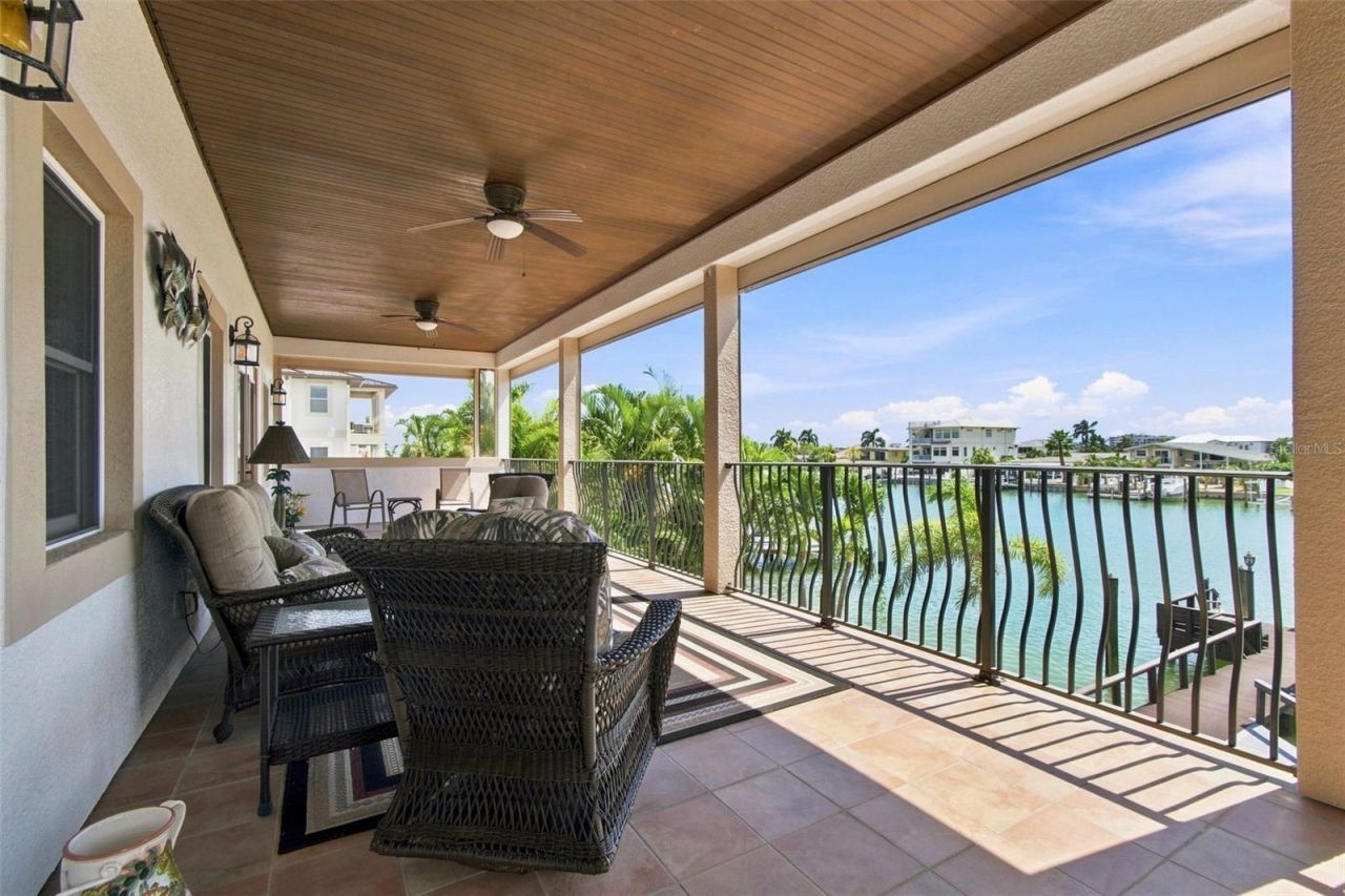 11220 8th Street E, Treasure Island, FL 33706 Photo