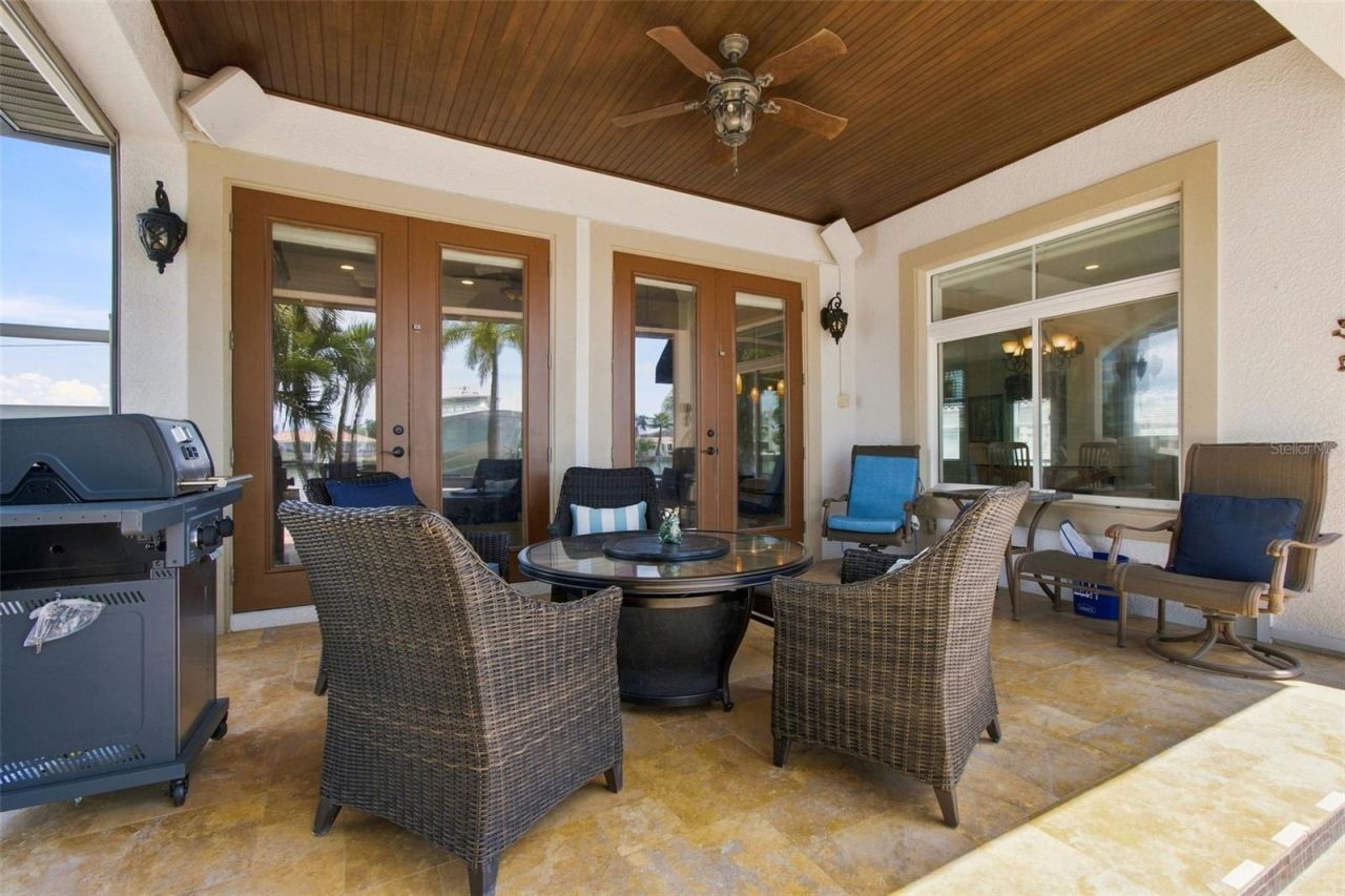 11220 8th Street E, Treasure Island, FL 33706 Photo