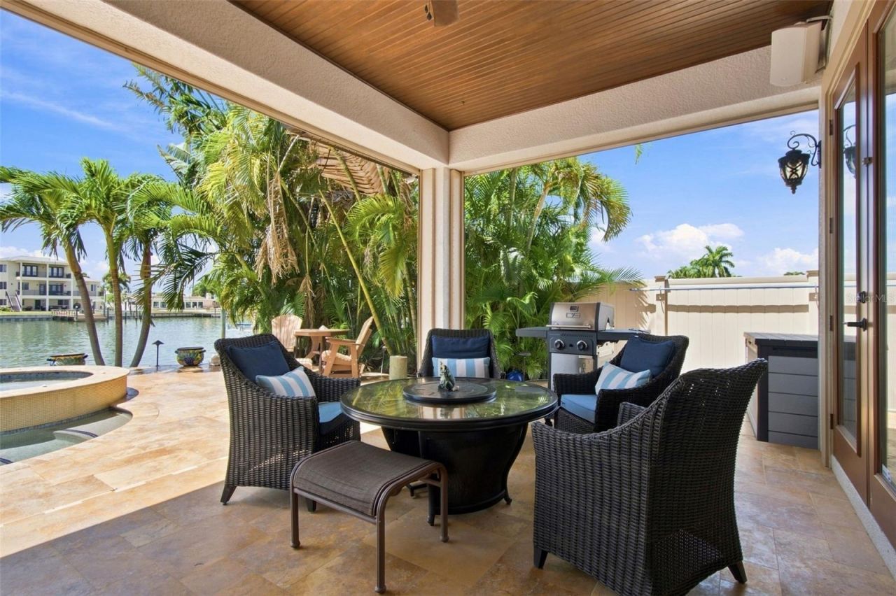 11220 8th Street E, Treasure Island, FL 33706 Photo