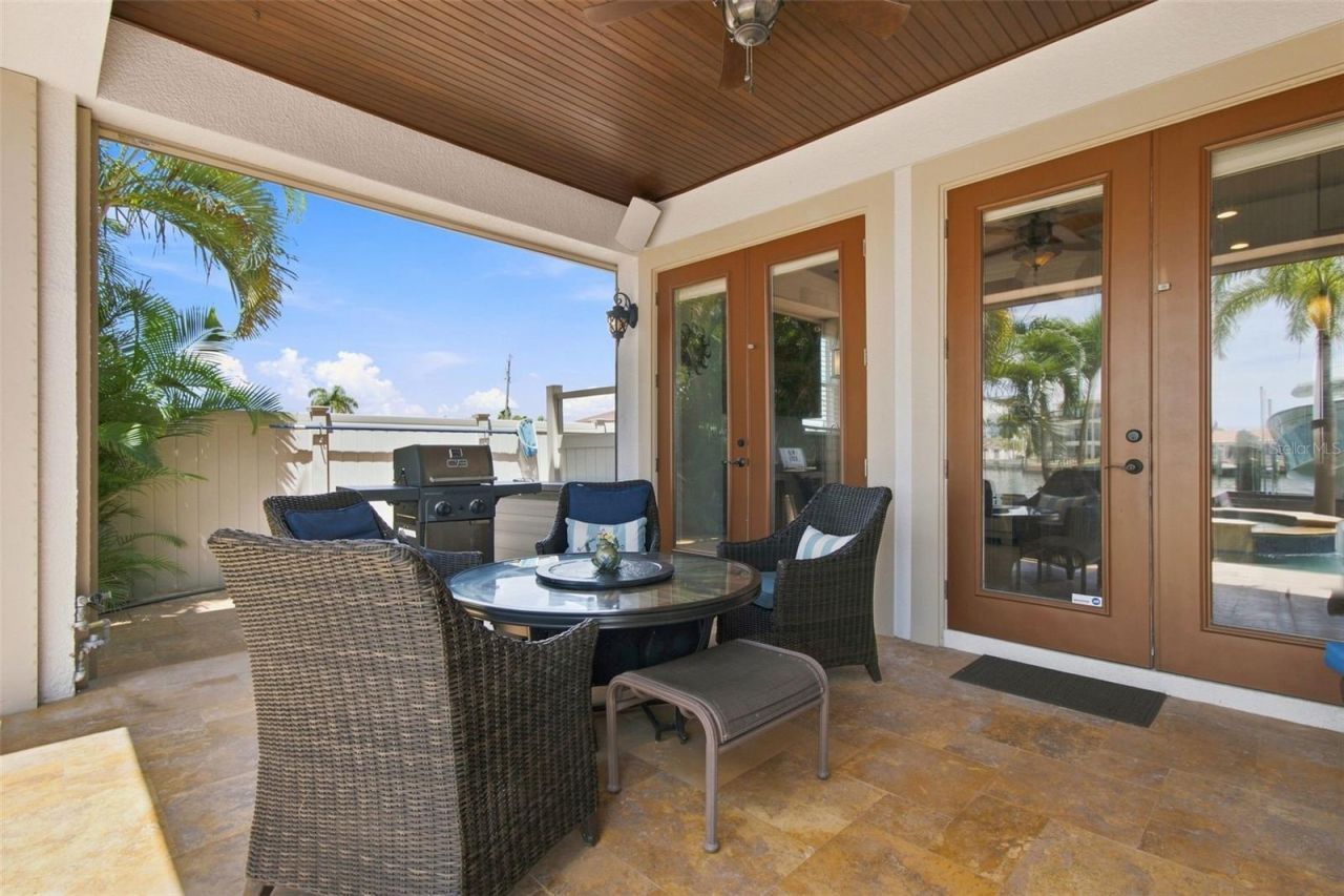 11220 8th Street E, Treasure Island, FL 33706 Photo