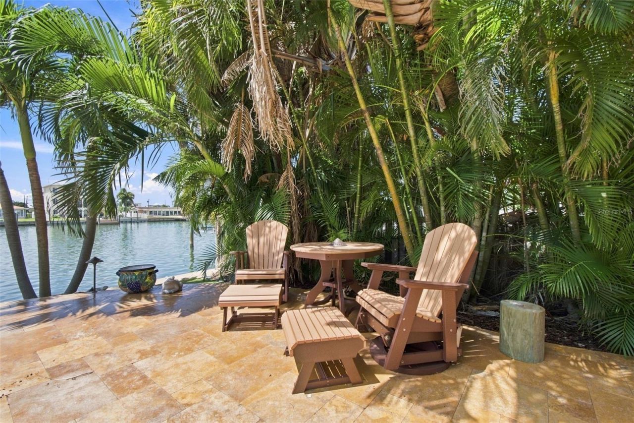 11220 8th Street E, Treasure Island, FL 33706 Photo
