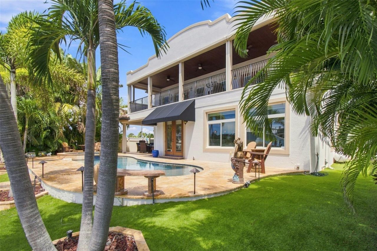 11220 8th Street E, Treasure Island, FL 33706 Photo