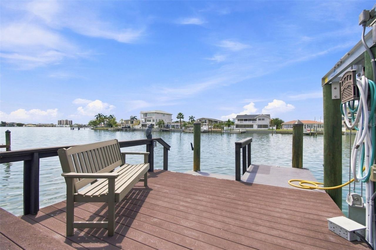 11220 8th Street E, Treasure Island, FL 33706 Photo