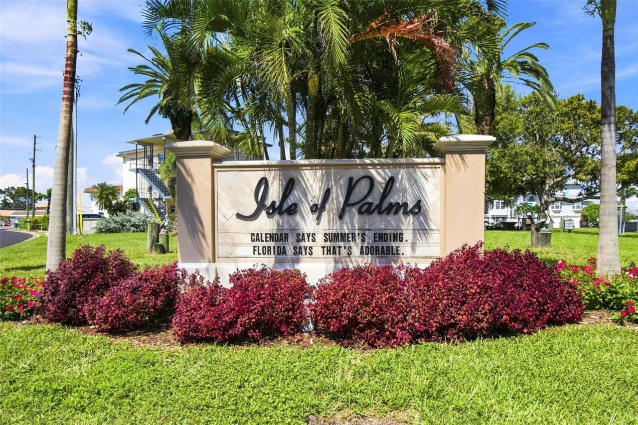 11220 8th Street E, Treasure Island, FL 33706 Photo
