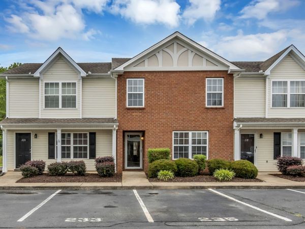 235 Arapaho Dr , Murfreesboro, TN 37128