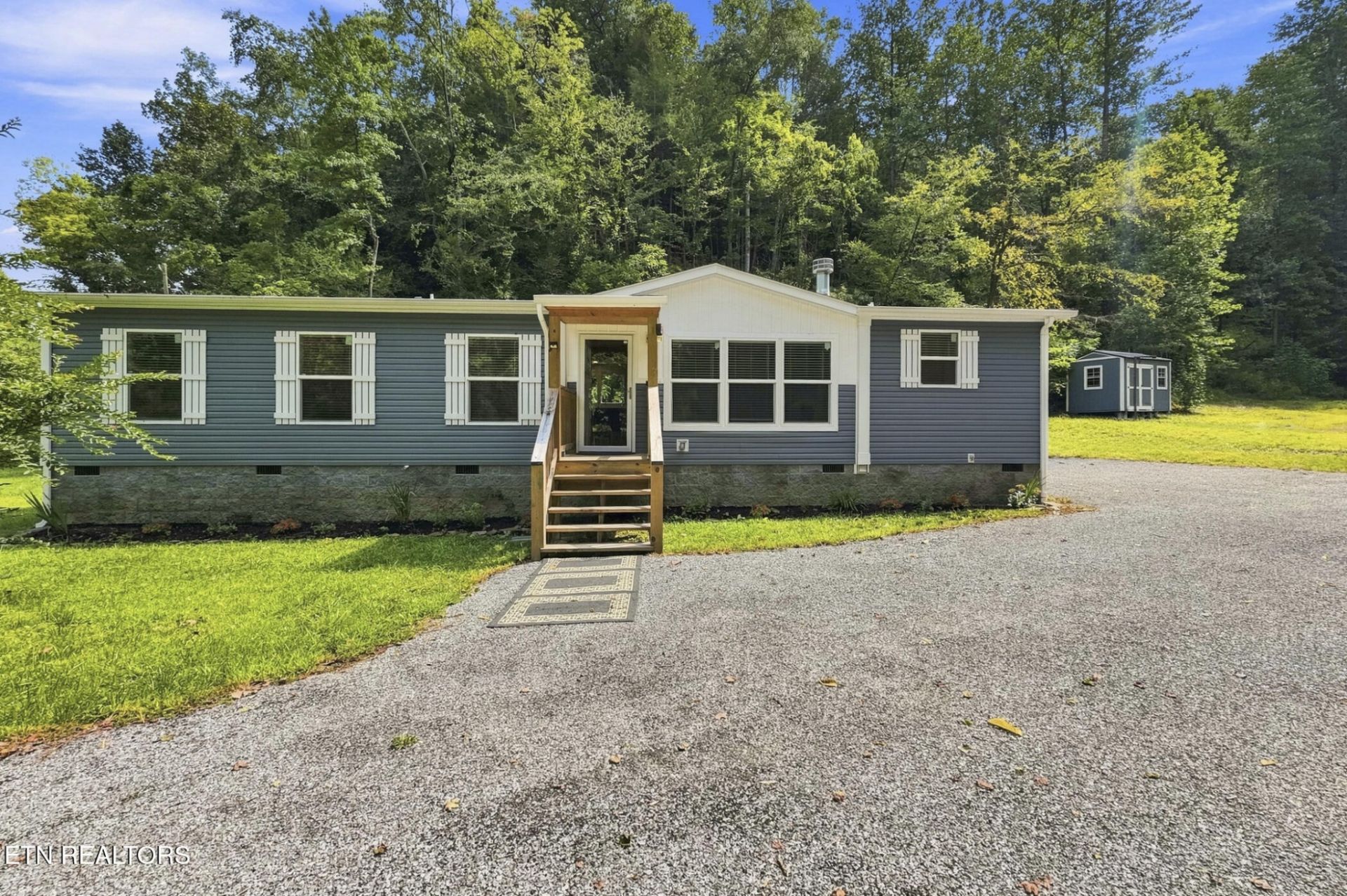 2327 Dripping Springs Rd  Seymour, TN 37865