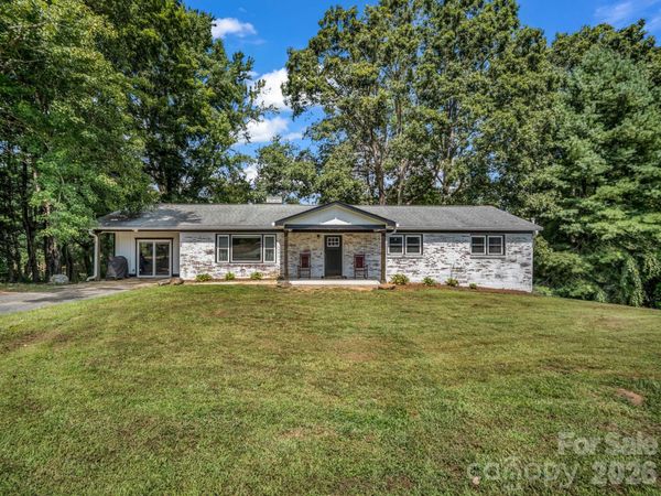 3208 Florida Drive , Hendersonville, NC 28792