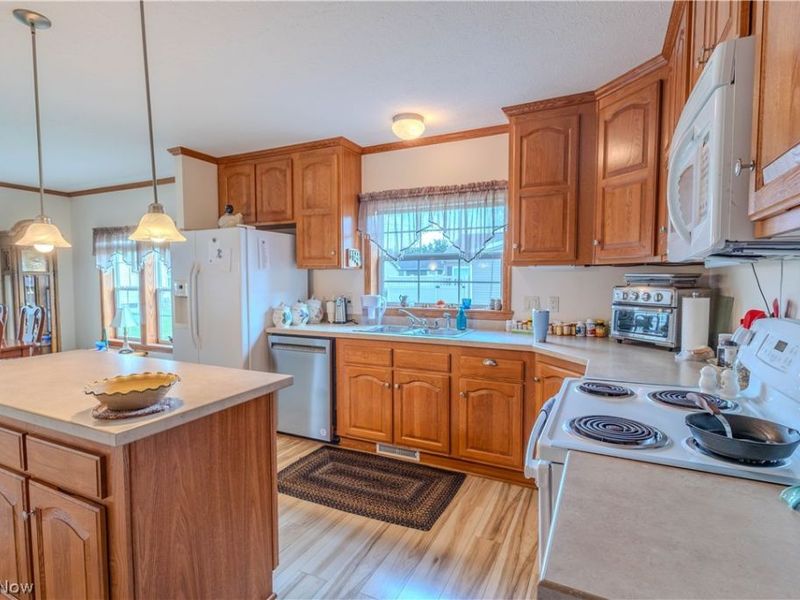 310 Galaxy Drive, Dover, OH 44622 Photo 11