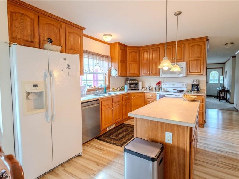 310 Galaxy Drive, Dover, OH 44622 Photo 12
