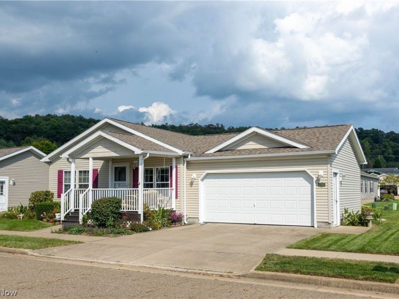 310 Galaxy Drive, Dover, OH 44622 Photo 2