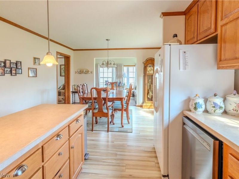 310 Galaxy Drive, Dover, OH 44622 Photo 9