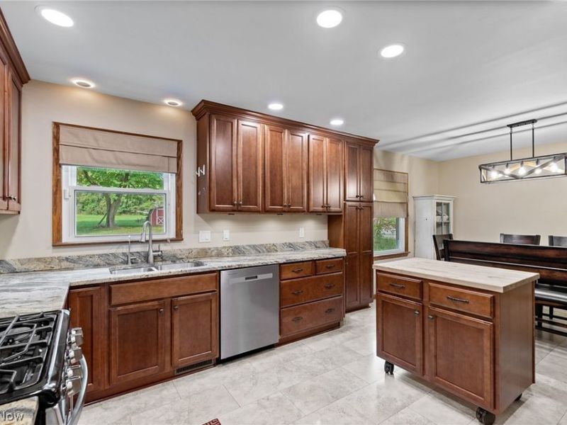 4618 S Arlington Road , Green, OH 44685 Photo 4