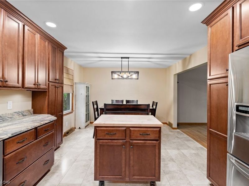4618 S Arlington Road, Green, OH 44685 Photo 5