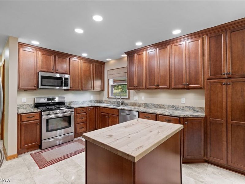4618 S Arlington Road , Green, OH 44685 Photo 7
