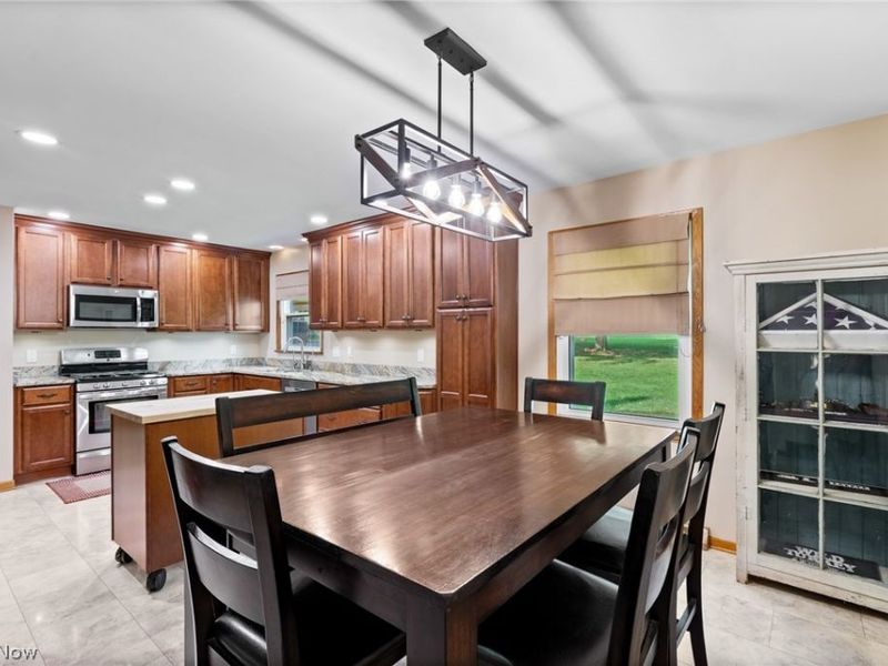 4618 S Arlington Road , Green, OH 44685 Photo 8