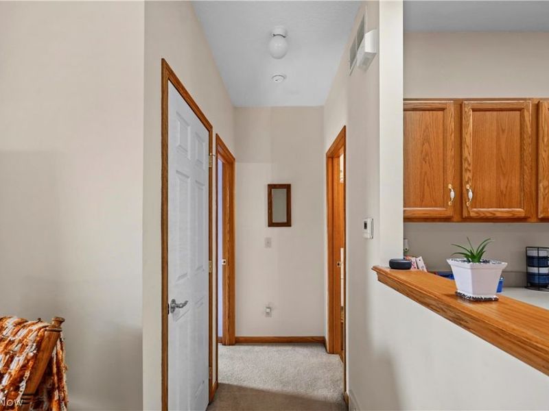 21 Abbington Drive NW, Warren, OH 44481 Photo 6