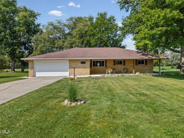 1678 N Smith Drive , Genoa, OH 43430