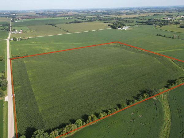 000 Hunter Road, Poplar Grove, IL 61065