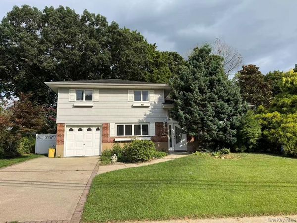 7 5th Place , Syosset, NY 11791