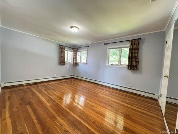 7 5th Place , Syosset, NY 11791