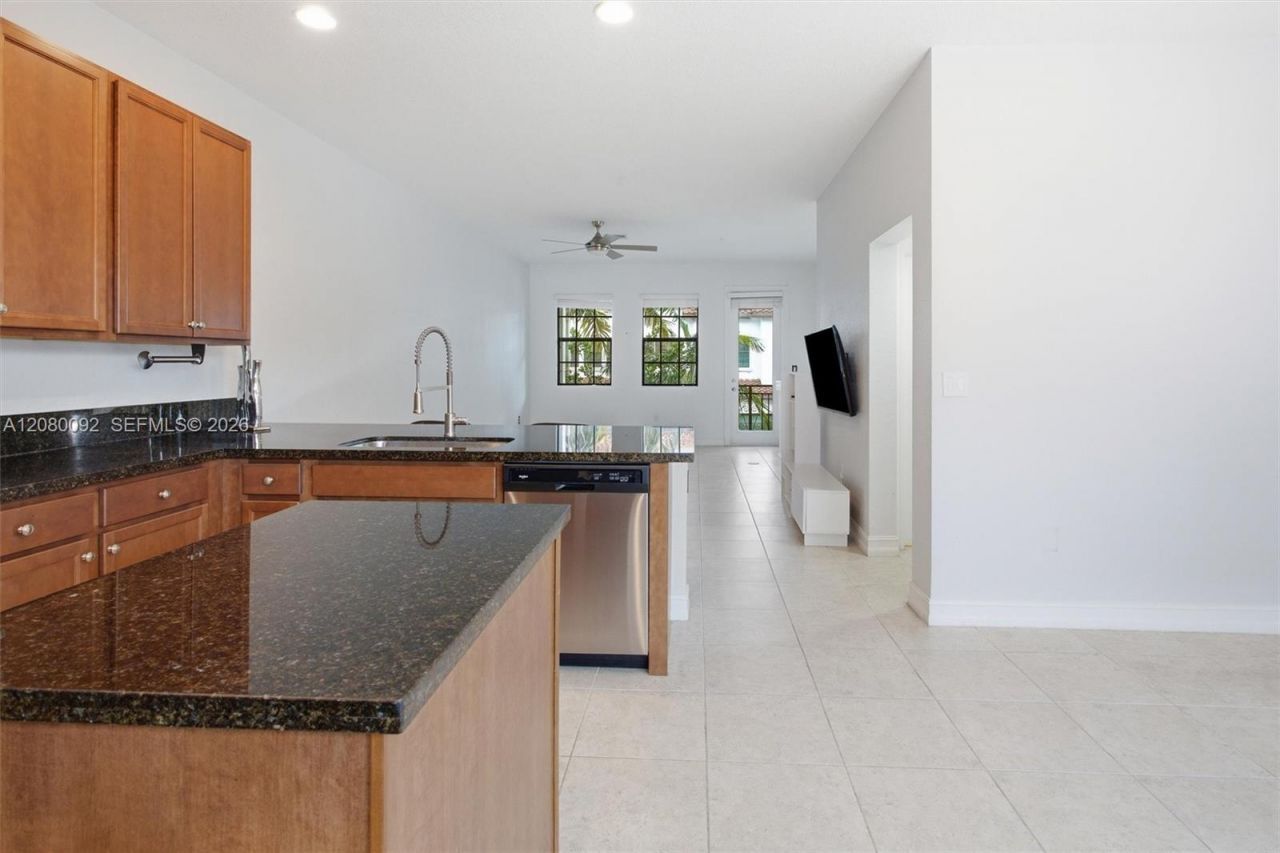11621 SW 13th Ct , Pembroke Pines, FL 33025 Photo