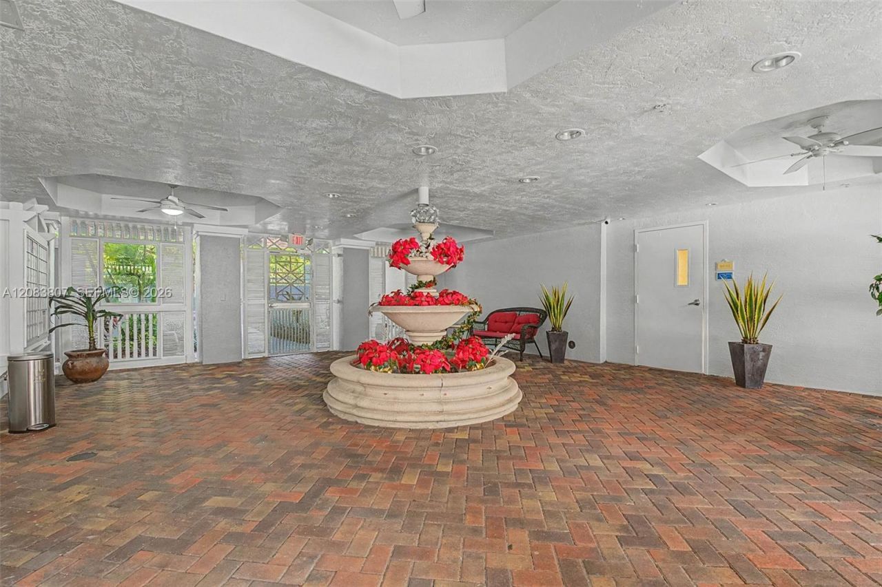 7000 SW 80th St, Unit 101, Miami, FL 33143 Photo