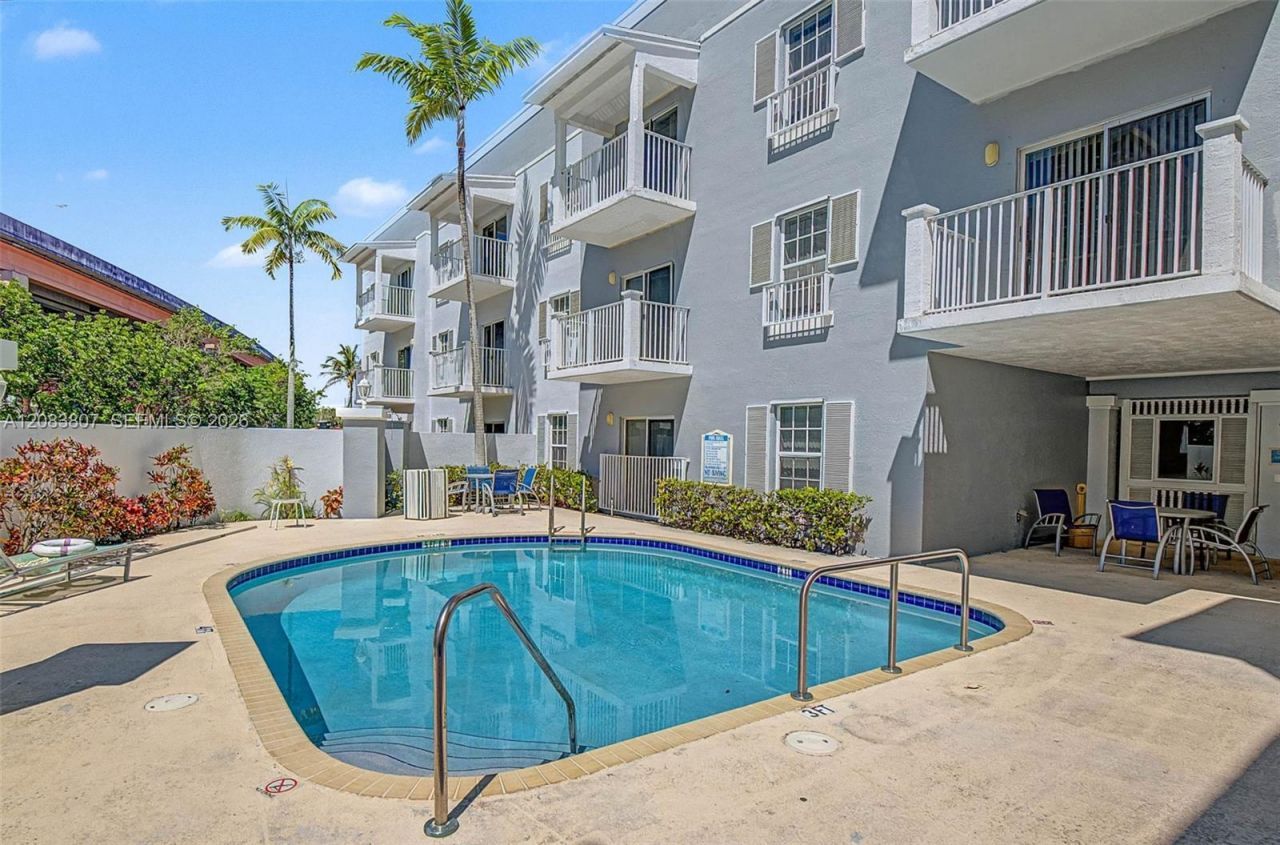 7000 SW 80th St, Unit 101, Miami, FL 33143 Photo