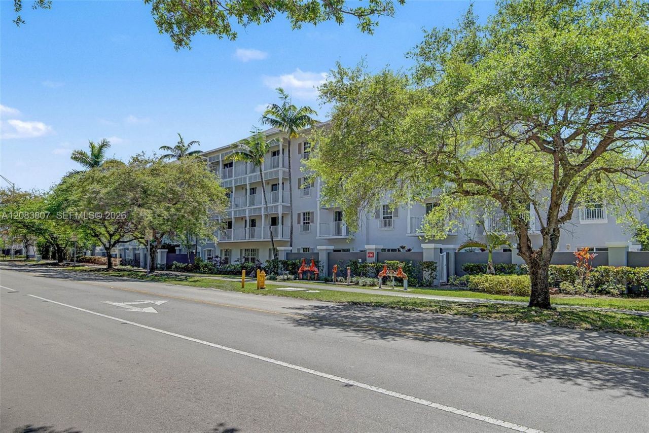 7000 SW 80th St, Unit 101, Miami, FL 33143 Photo
