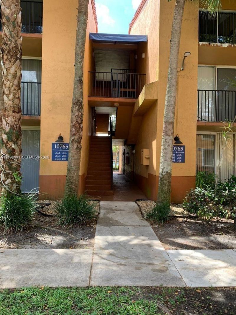 10765 Cleary Blvd, Unit 203, Plantation, FL 33324 Photo