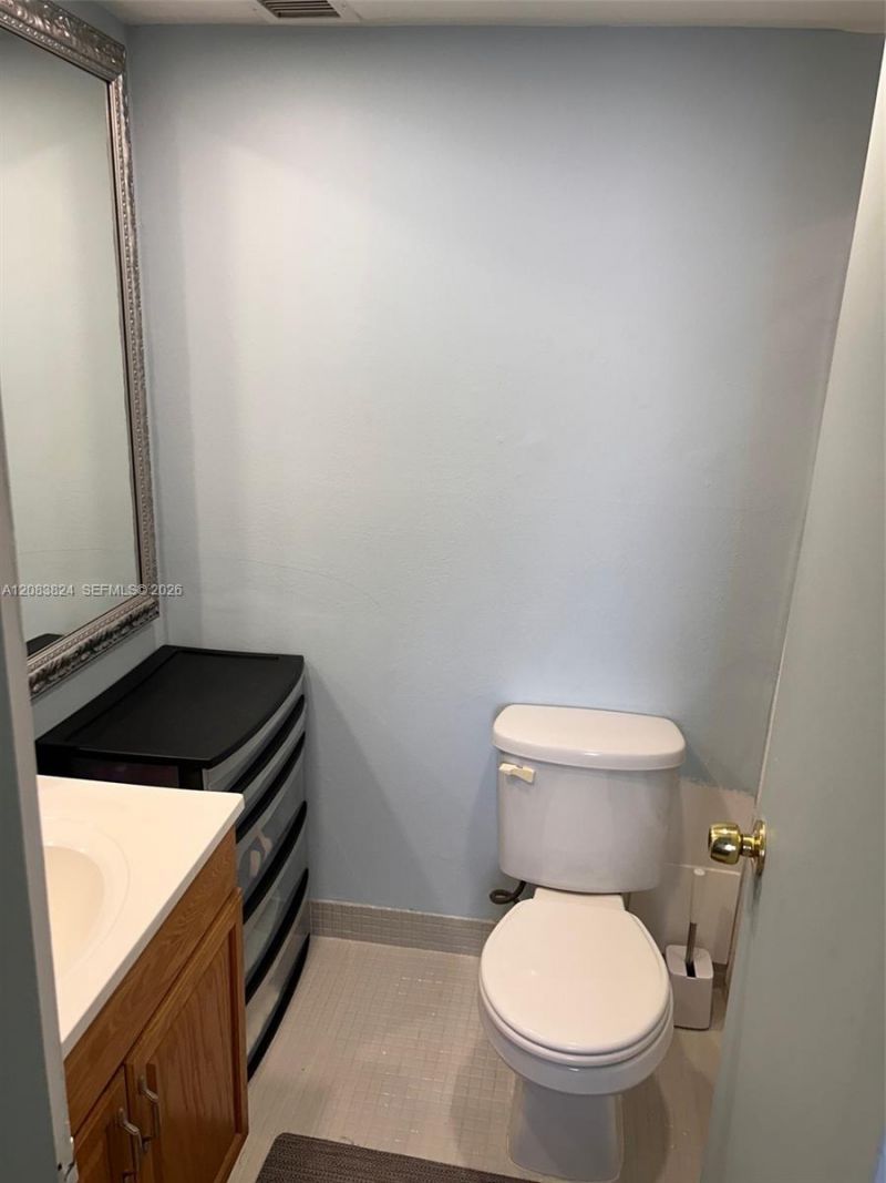 2350 NE 135th St, Unit 903, North Miami, FL 33181 Photo