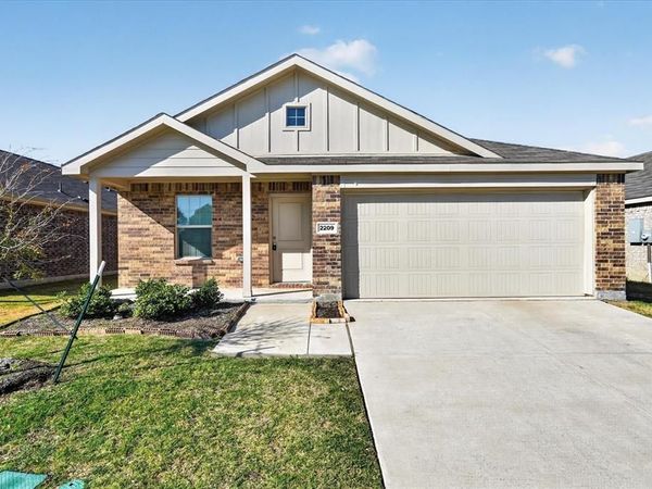 2209 Ava Drive , Ennis, TX 75119