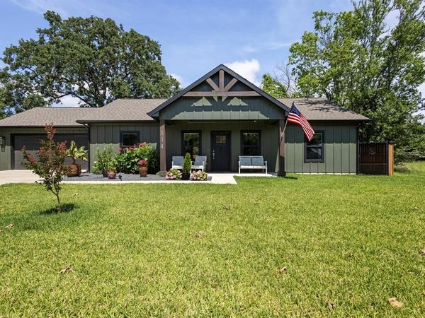 114 Garrett Lane, Gun Barrel City, TX 75156