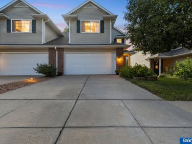 6917 Naples Drive, Lincoln, NE 68526