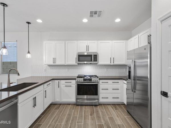 8827 W PASADENA Avenue, Glendale, AZ 85305