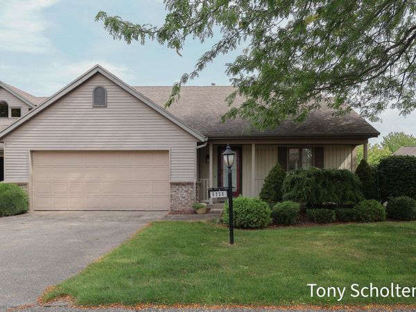 6256 Springmont Drive, Unit 39, Hudsonville, MI 49426